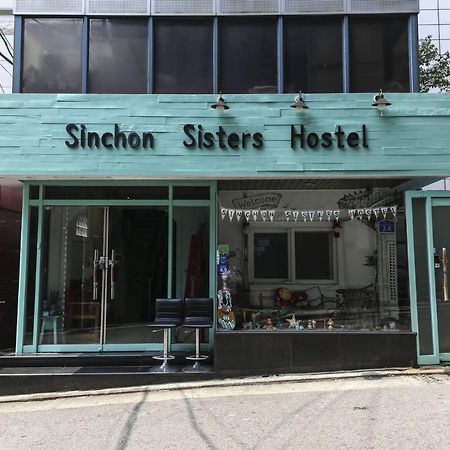 Sinchon Sisters Hostel Szöul Kültér fotó