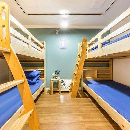 Sinchon Sisters Hostel Szöul Kültér fotó