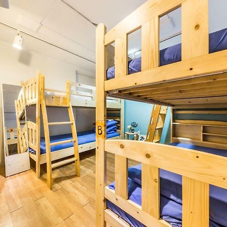 Sinchon Sisters Hostel Szöul Kültér fotó