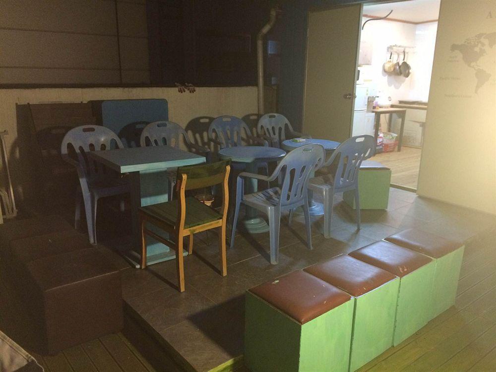 Sinchon Sisters Hostel Szöul Kültér fotó