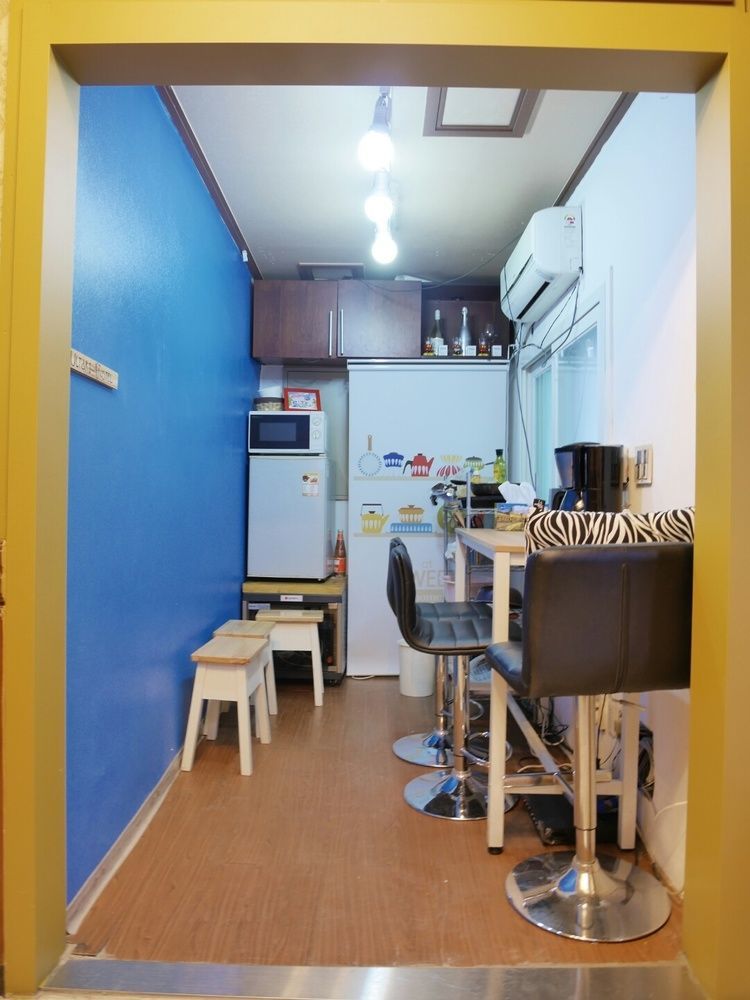 Sinchon Sisters Hostel Szöul Kültér fotó