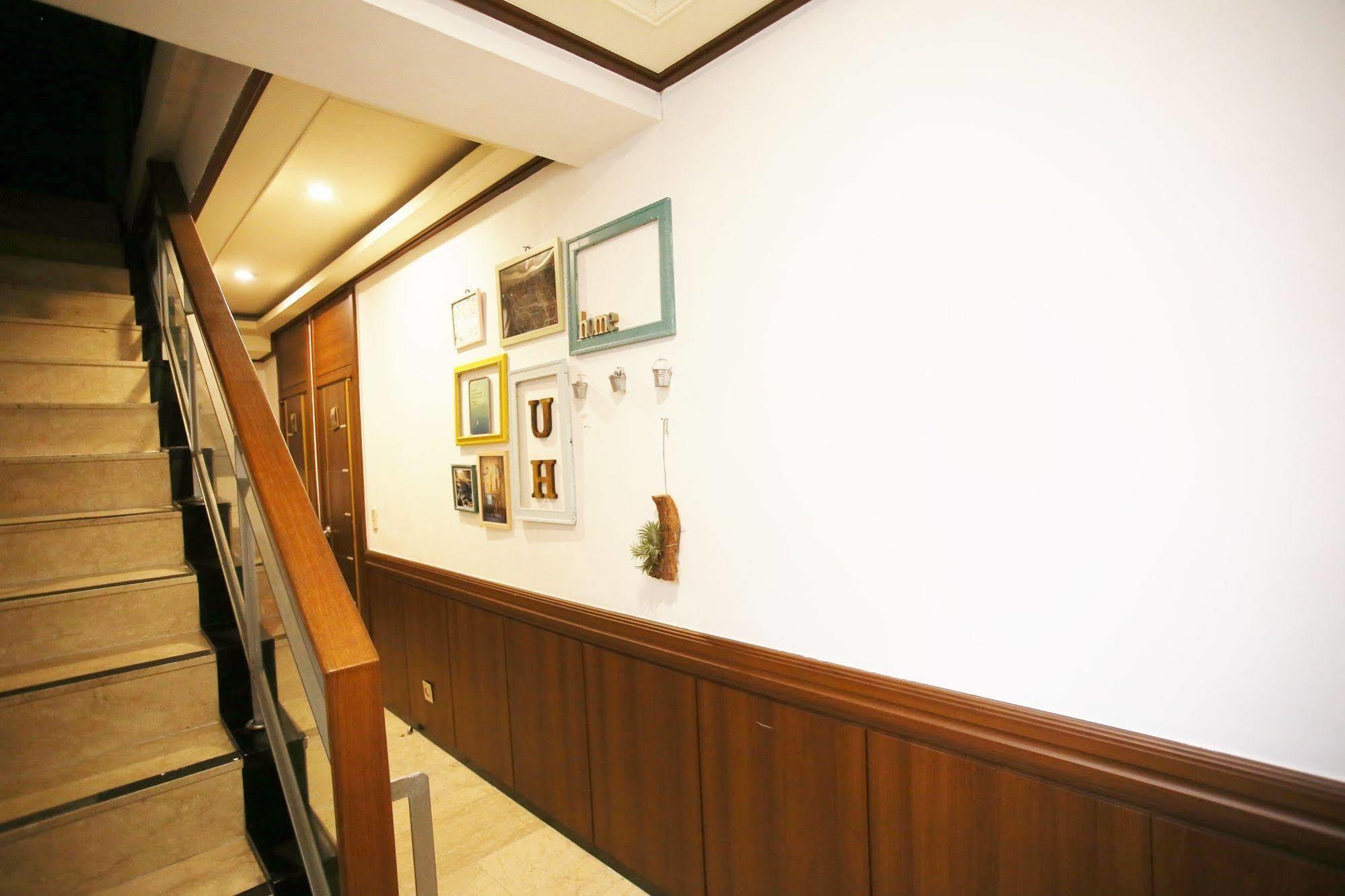 Sinchon Sisters Hostel Szöul Kültér fotó