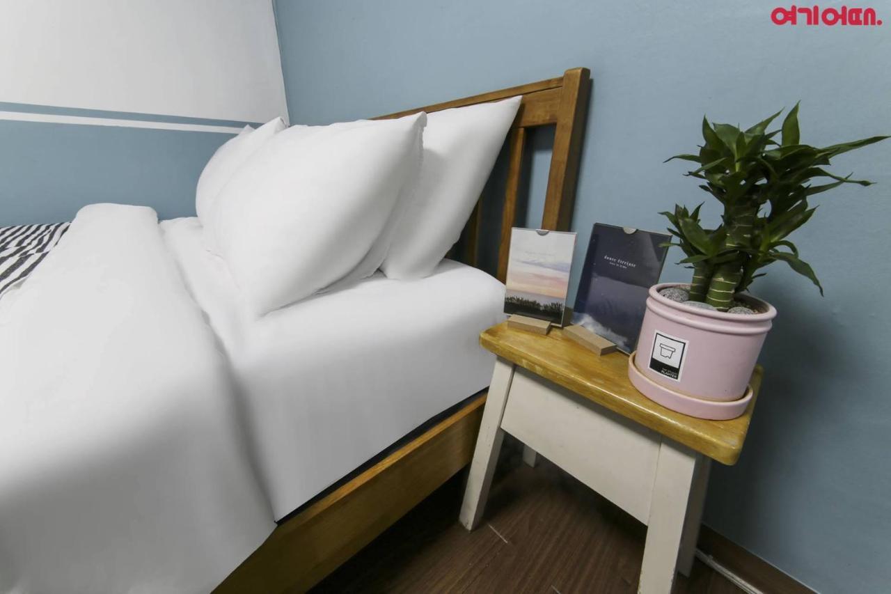 Sinchon Sisters Hostel Szöul Kültér fotó