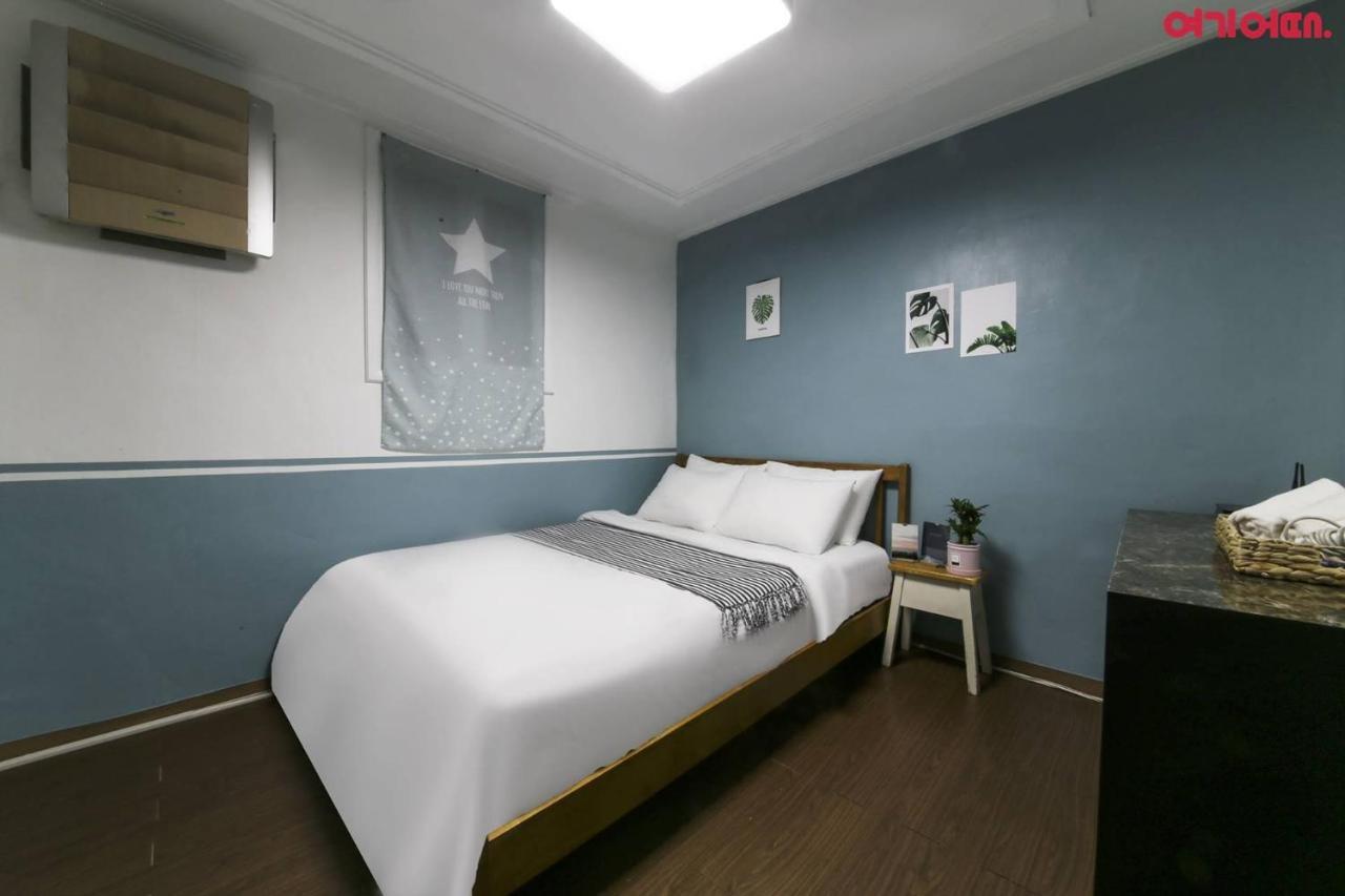 Sinchon Sisters Hostel Szöul Kültér fotó
