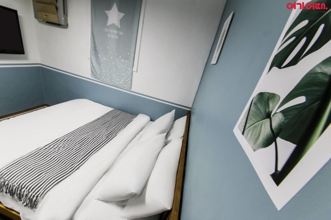Sinchon Sisters Hostel Szöul Kültér fotó