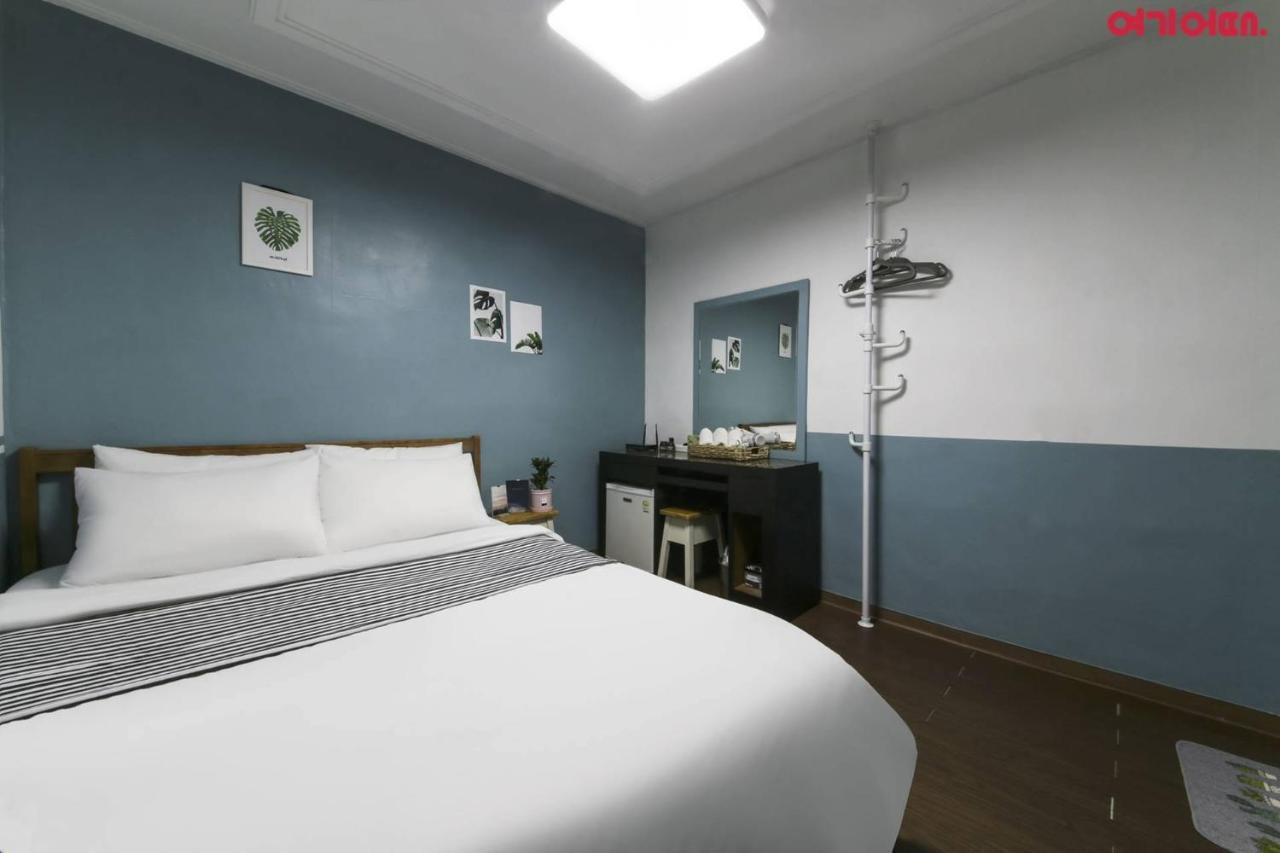 Sinchon Sisters Hostel Szöul Kültér fotó