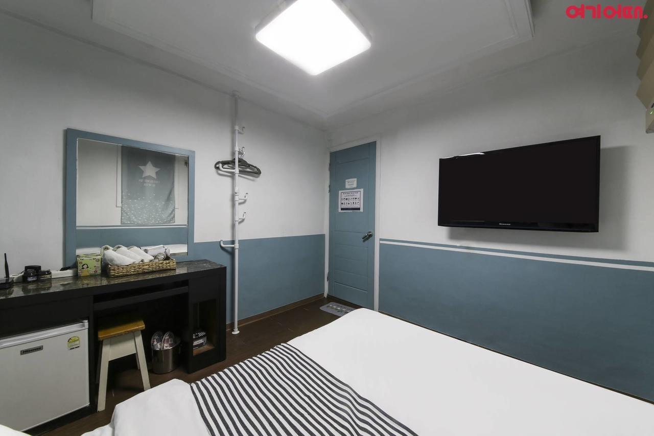 Sinchon Sisters Hostel Szöul Kültér fotó